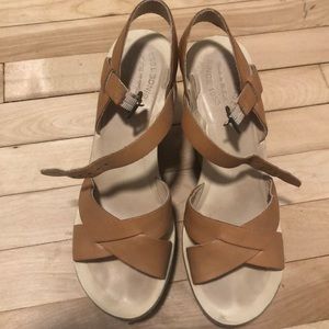 Kork-Ease tan leather wedge heel sz 9